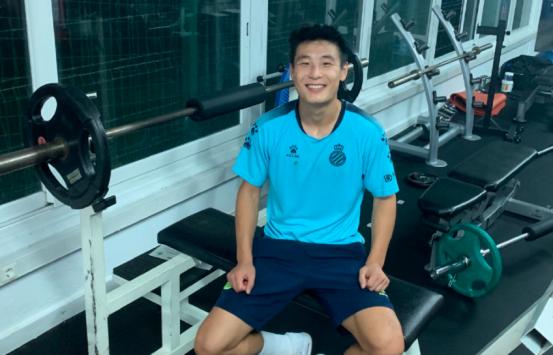 武磊为国足做贡献,李玮峰谈武磊完整版