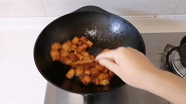 五花肉怎么炖才能软烂又不热气,五花肉烧苦了怎么办