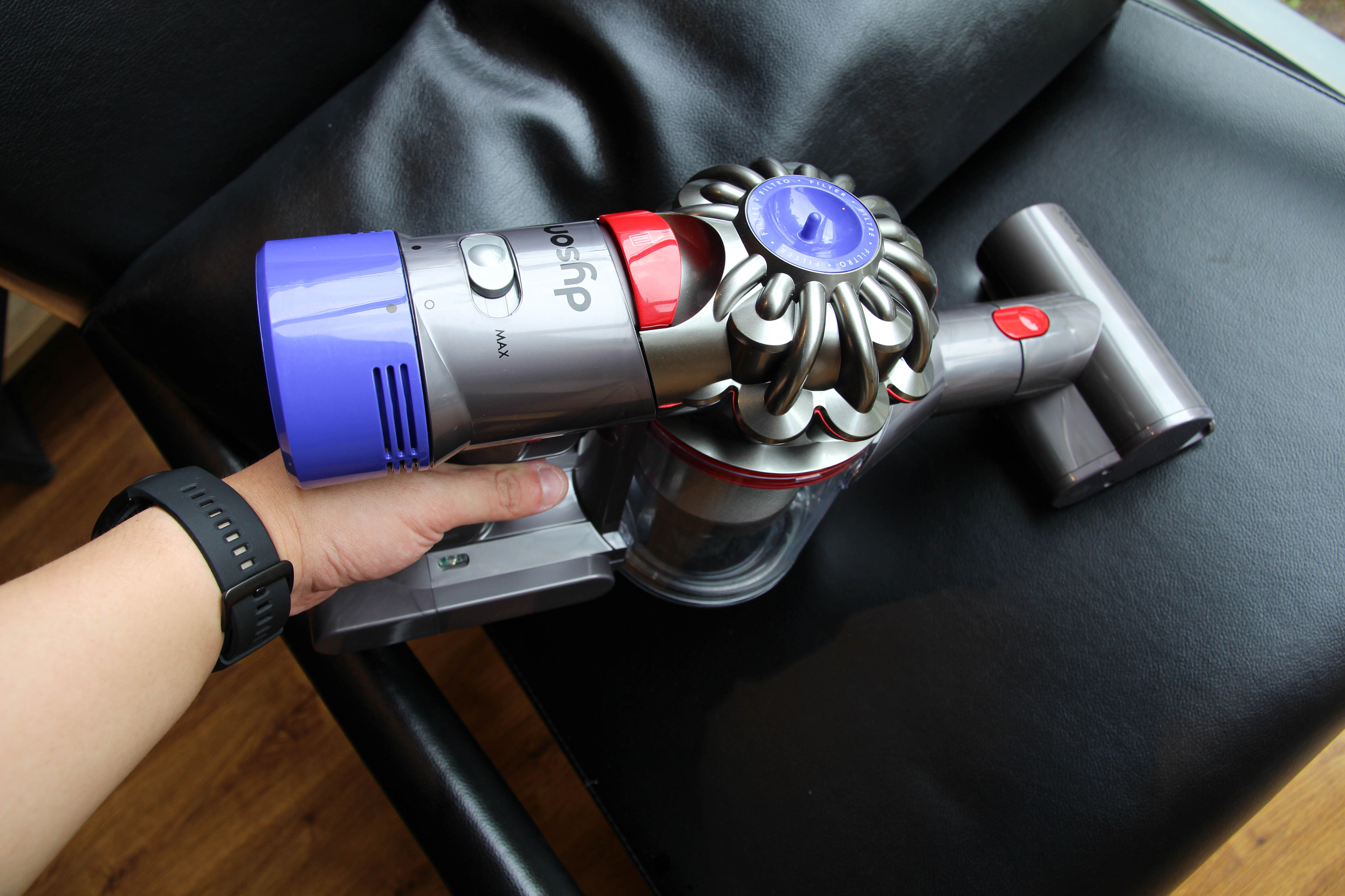 戴森吸尘器v8开箱全过程,戴森吸尘器v8fluffyorigin