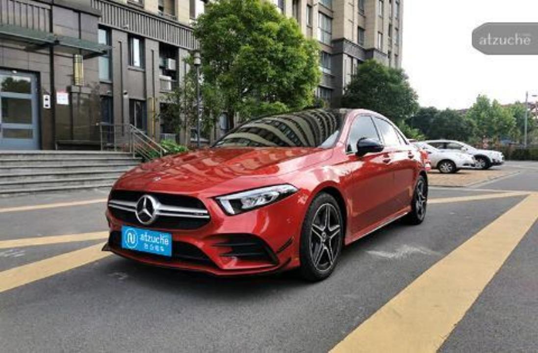 车送4s店维修4s店又给撞了,汽车4s送修反被撞废