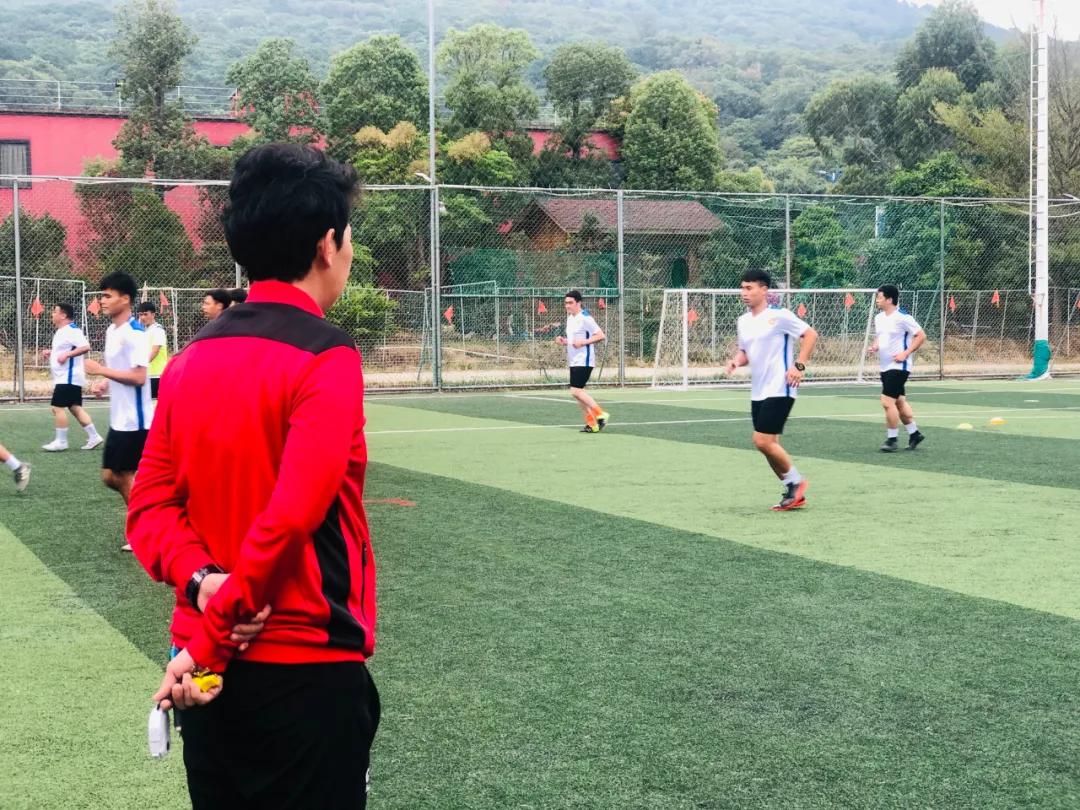 广东足球协会教练员培训多久一次,广东2019足球教练培训报名