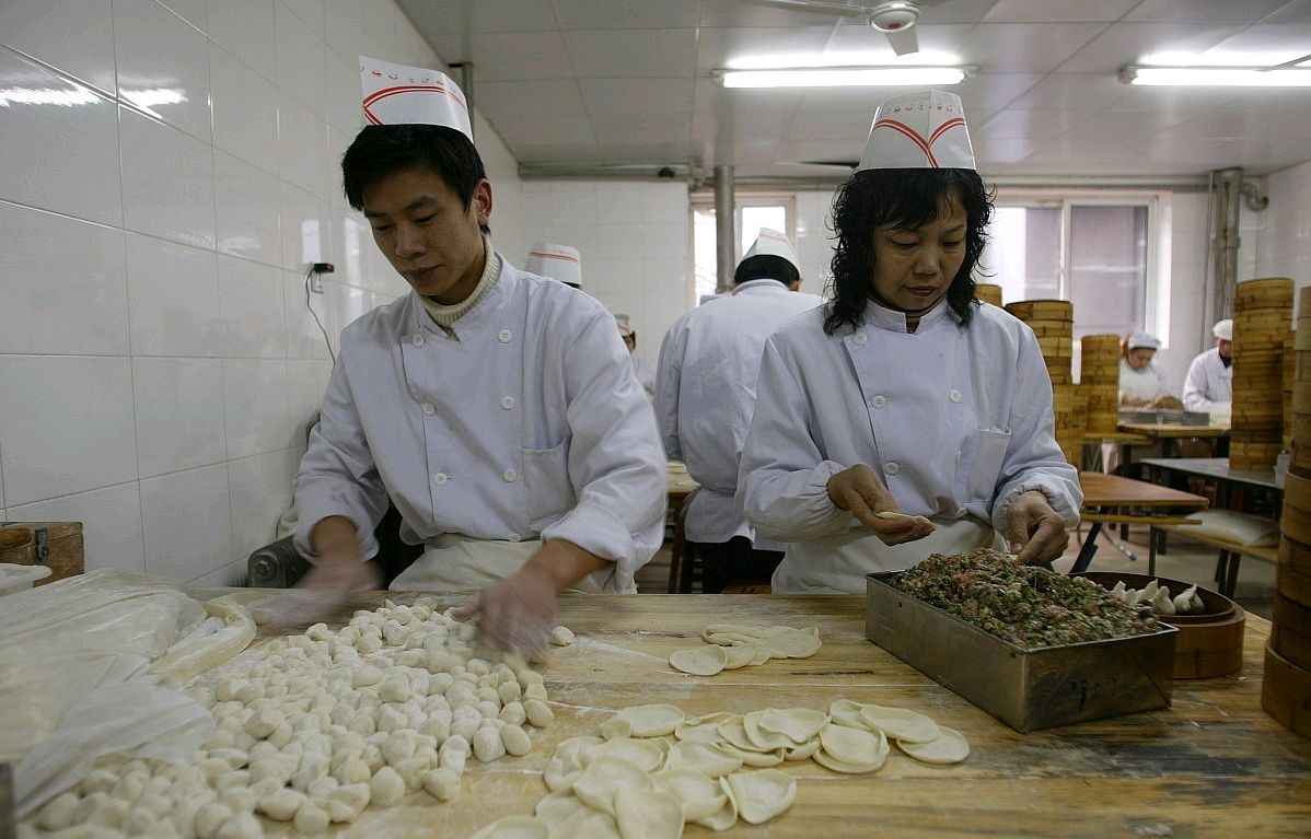 开饺子馆用机器可以吗,仿手工饺子机适合开店使用