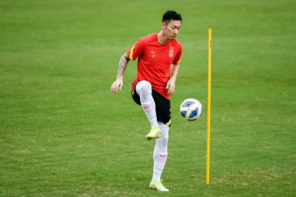 徐新爆发，郝伟功不可没！曾被嘲马竞名宿，今成国足铁腰