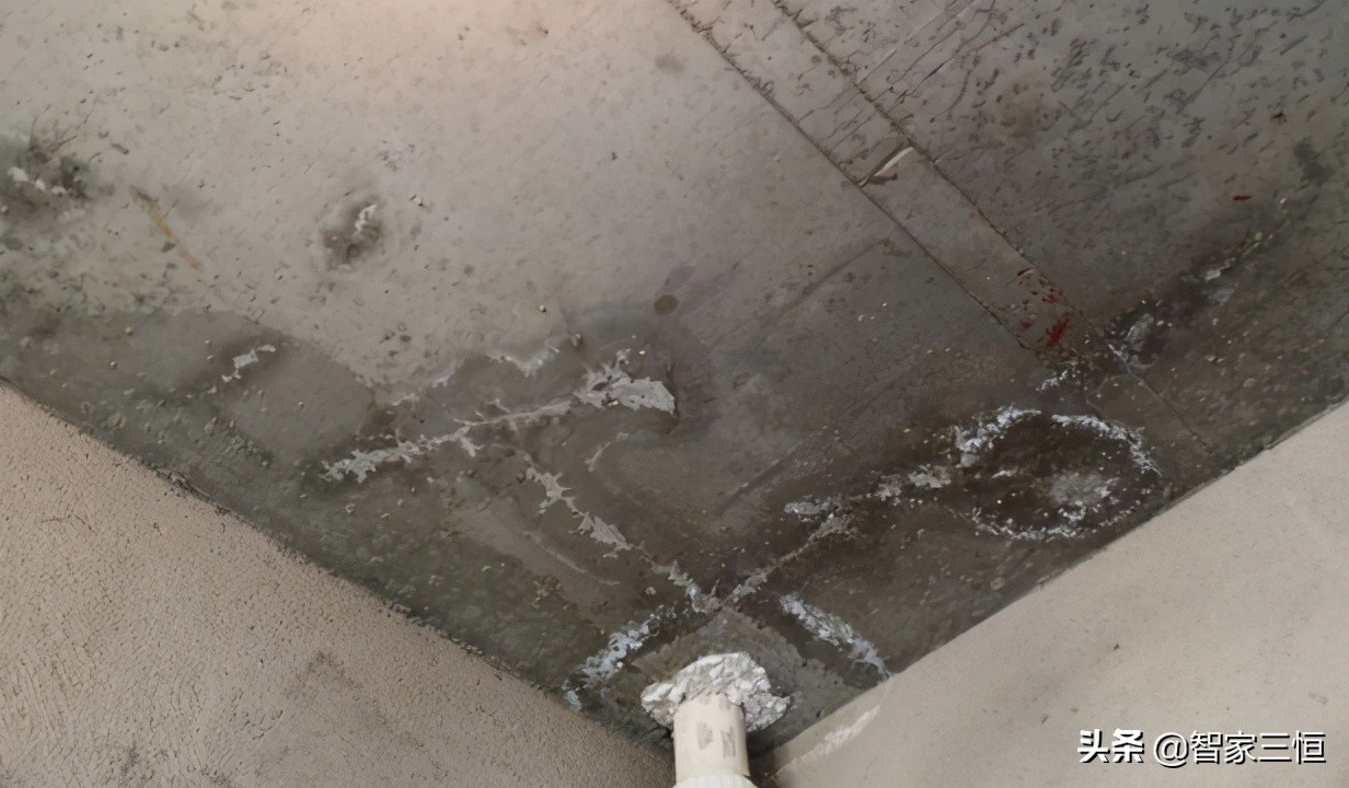 墙面反碱是什么原因如何处理,毛坯房墙面反碱原因及解决方法