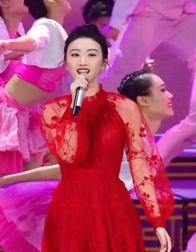 她带着2019潮流风向标来了，赶紧一起学起来吧