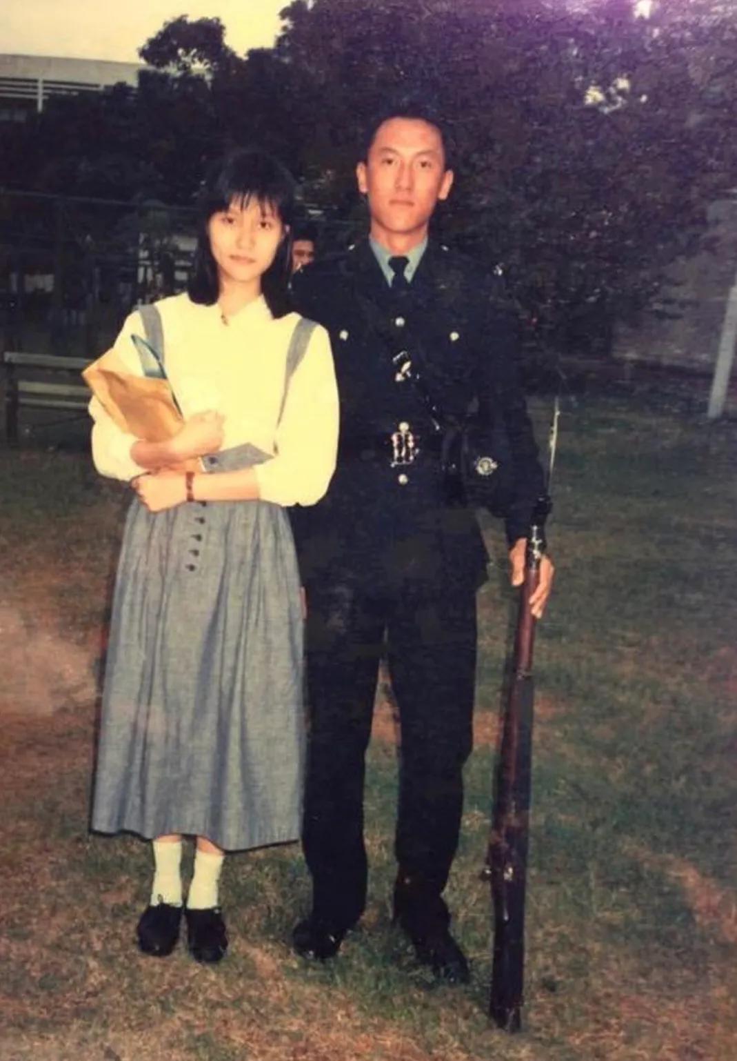 马德钟与妻子同框,马德钟一家三口同框合影