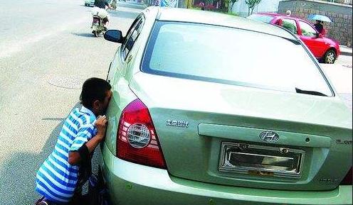 从小喜欢闻汽油味怎么办,加油站天天闻汽油味对身体有害吗