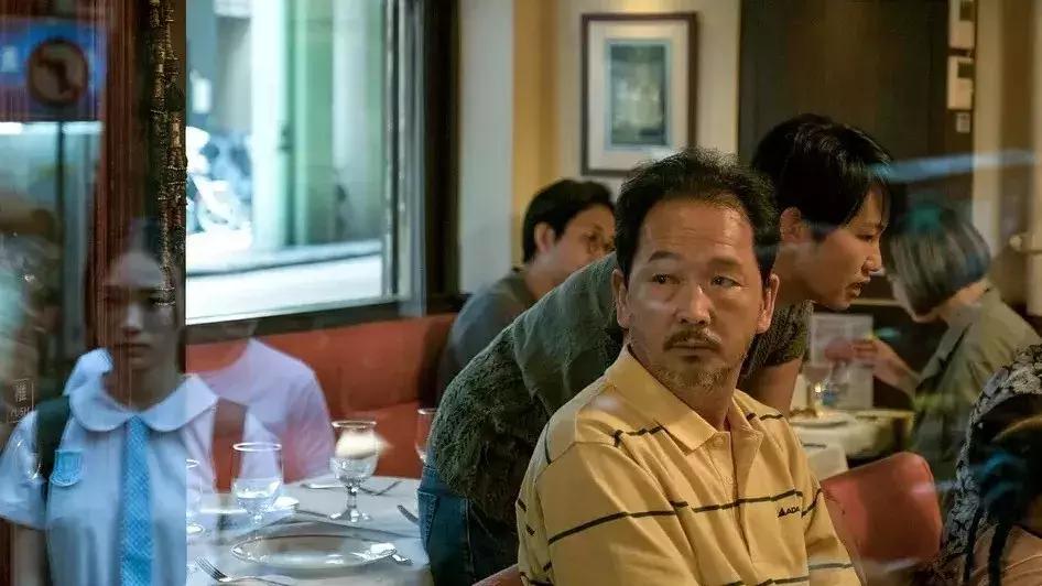 鍦ㄩ娓仛姘村,鍑虹敓鍦ㄩ娓敓娲诲湪骞夸笢