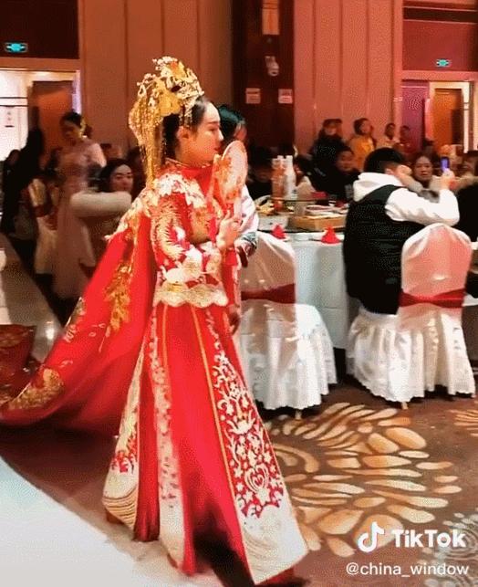 中式婚礼火了好多人观看,火遍全球的中式婚礼