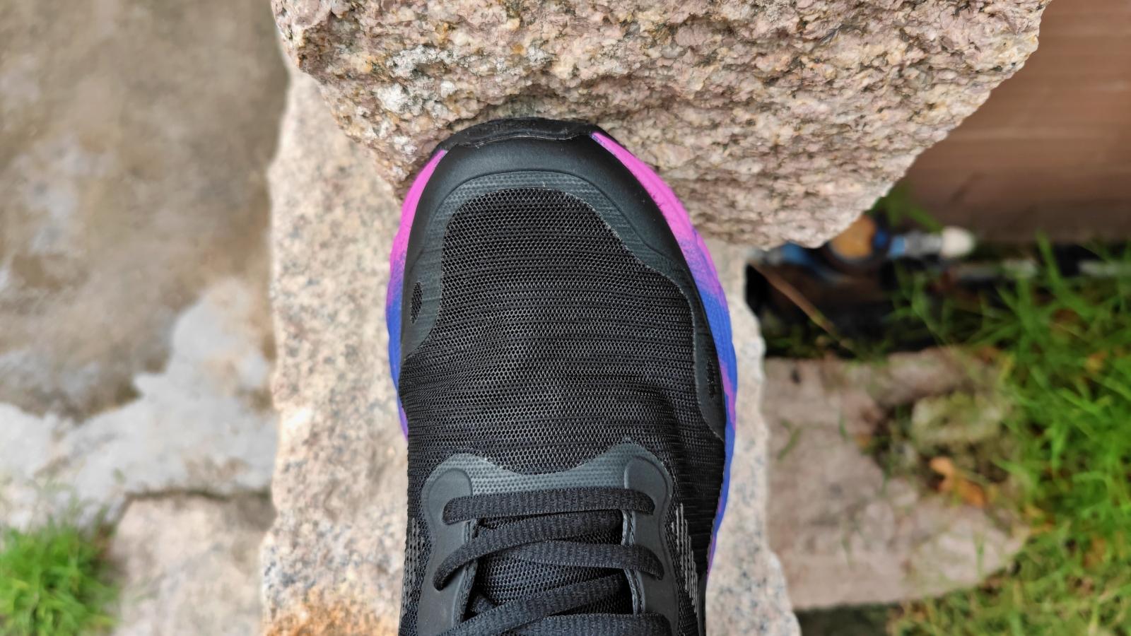 咕咚跑鞋有什么特点和优点,咕咚5k跑鞋体验分享轻便舒适透气