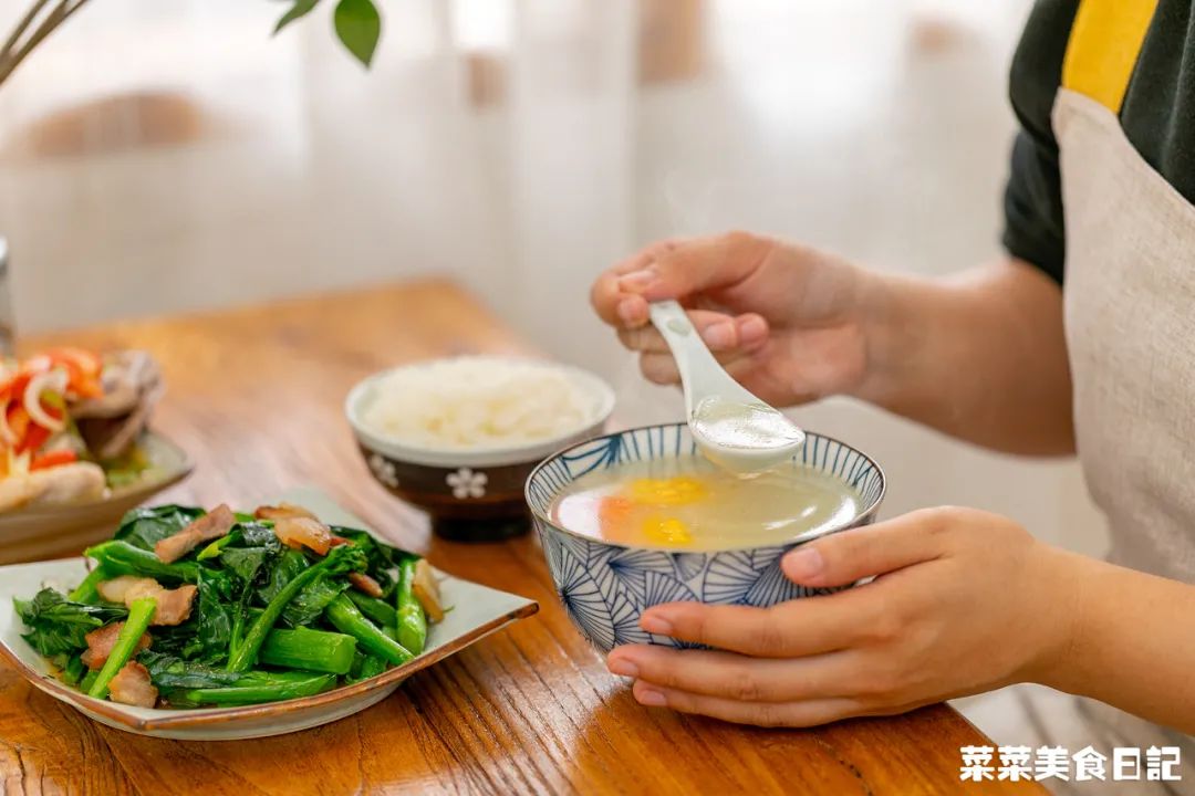 这一碗又润又美，电饭煲一键搞定！比敷面膜还管用