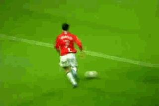 提到射门你能想起谁,提到足球你会想起谁