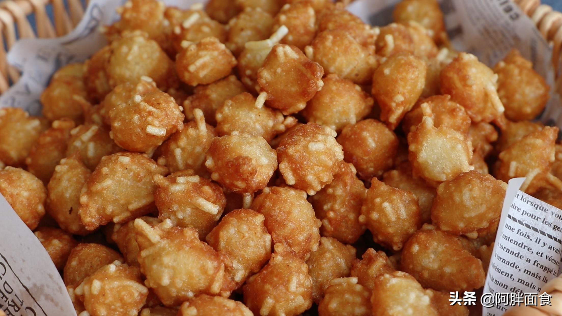 怎样炸丸子酥软好吃,开水烫面炸丸子视频