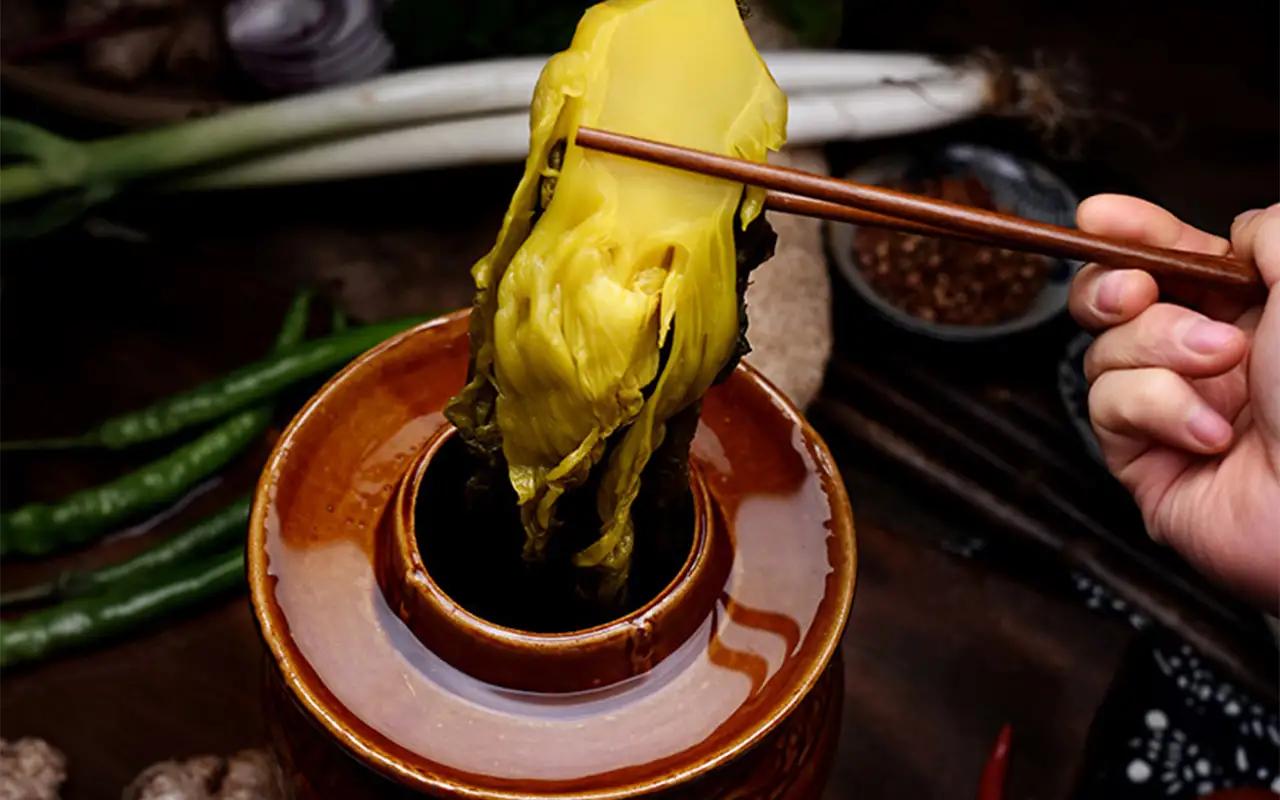 酸脆可口的老坛酸菜开吃了,老坛酸菜酸脆爽口