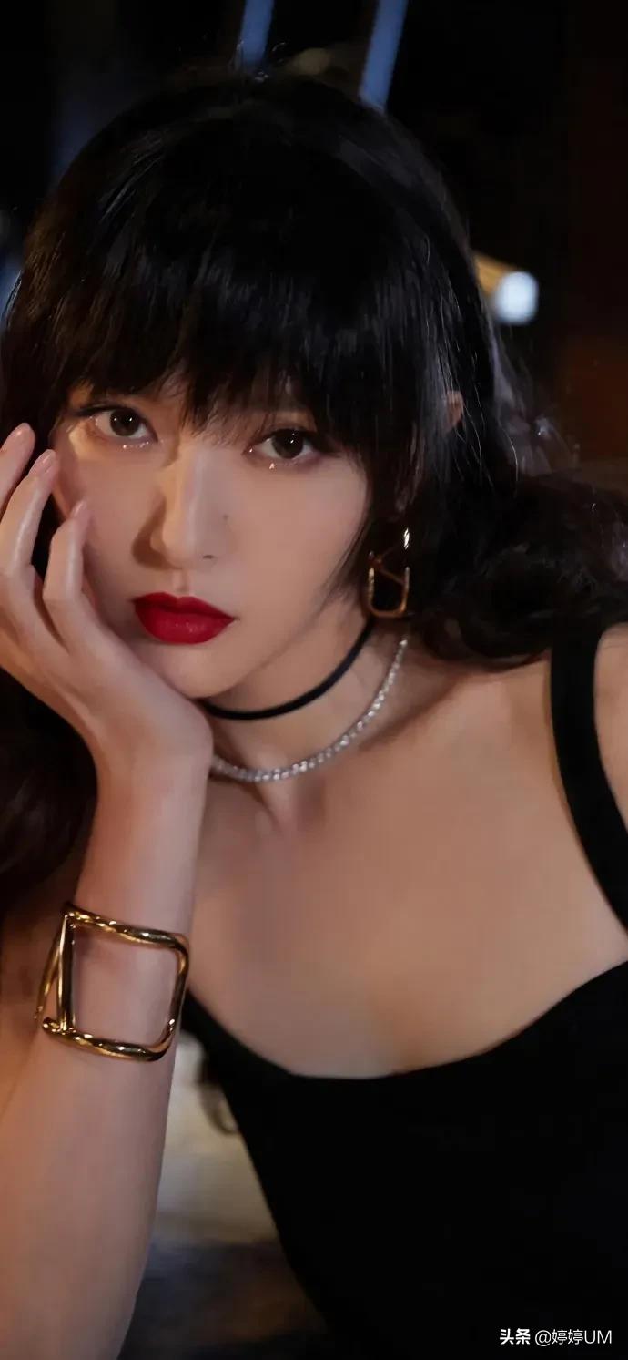 唐嫣迷人的身材,唐嫣迷人身材