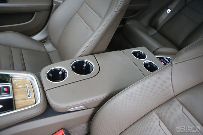 保时捷panamera混动深度测试 (全新保时捷panamera4s 2.9t试驾感受)