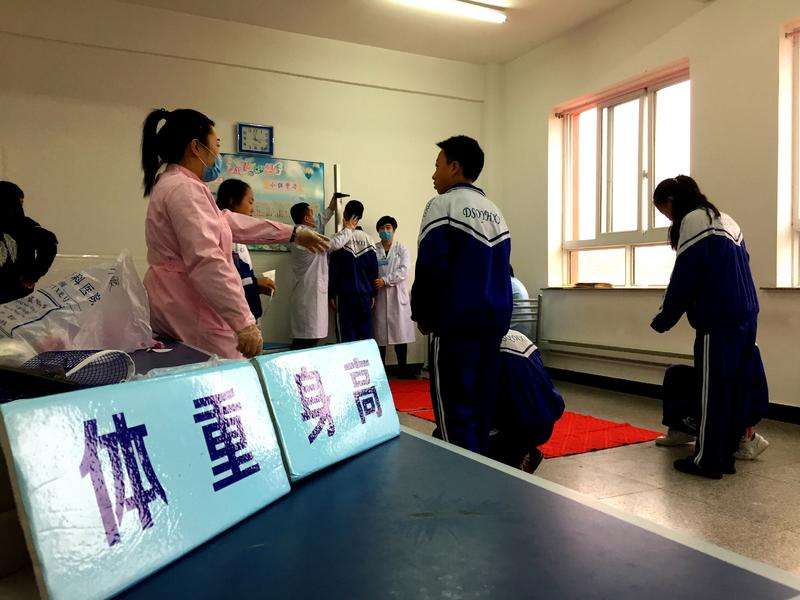 小孩身高越长越矮是怎么回事,孩子的身高后天努力可以长高多少