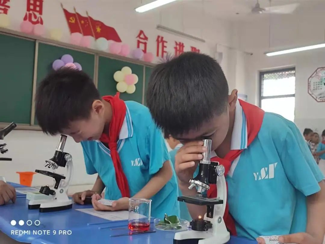 洛龙区第一实验小学学府校区“童心向*党**，梦想起航”游艺节活动