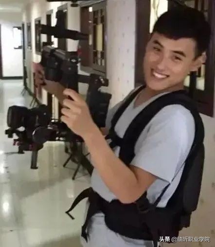 临职战“疫”｜宅家学技，一分钟制作超实用的证件照