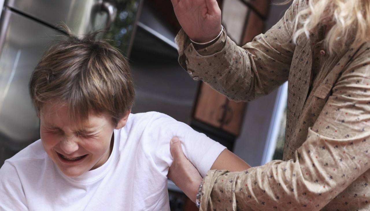 孩子怎么教育才能青春期不叛逆,孩子叛逆无法教育从哪里管教