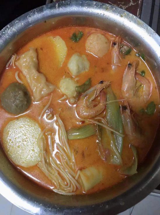 一个人的火锅就是冒菜,冒菜是一个人也可以吃的火锅