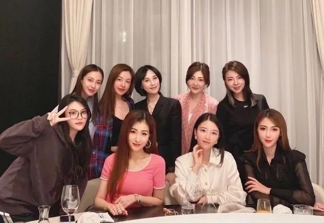 人脉：解密喝88万红酒的刘嘉玲贵妇朋友圈，杨颖同赵薇谁能接班