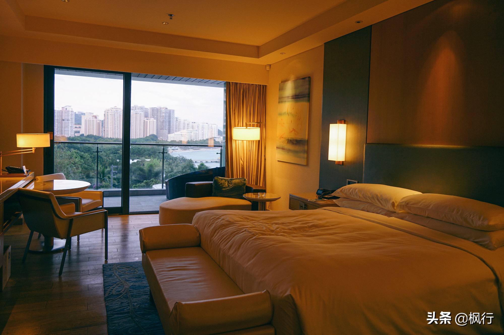 被猴子袭击，门票昂贵，拍照被轰，被我全程吐槽的三亚到底值不值