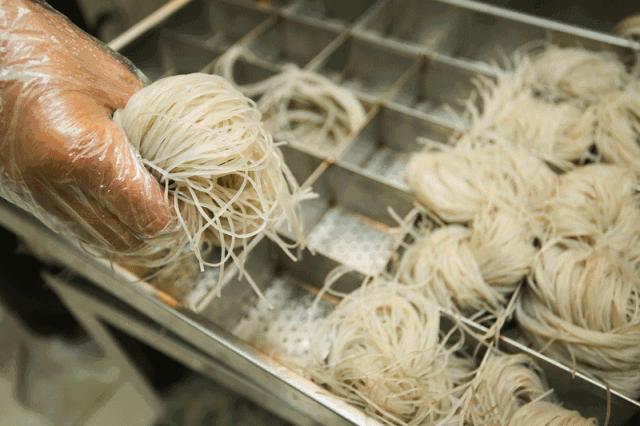 邯郸鸭血粉丝汤南京正宗,小淮娘鸭血粉丝汤营业时间