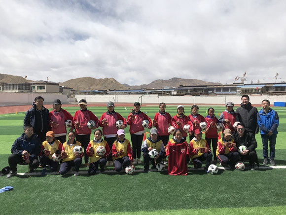 鐪嬬悆姣旇禌,杩戞湡鏉ヤ笂娴风殑瓒崇悆姣旇禌