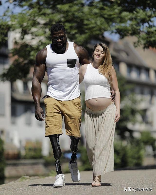 车祸失去双腿，如何只靠上半身逆袭，并抱得美人归？不仅仅是努力