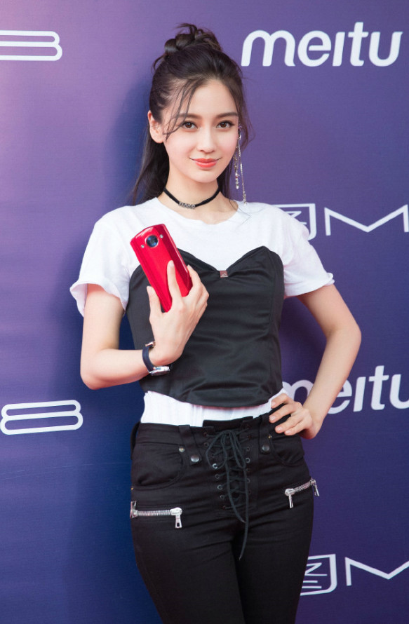 杨颖亮片裤子,杨颖白色裤子