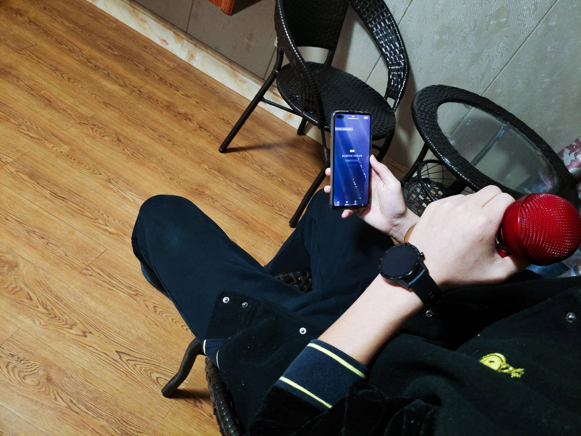 k歌神器小巨蛋麦克风,小型k歌神器全套家用带点歌