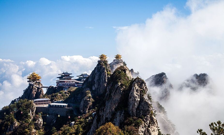 峨眉山金顶和黄山光明顶,峨眉山金顶和万佛顶的区别