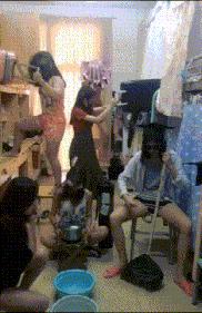 搞笑gif趣图妹子你的内心太强大了,搞笑gif越来越搞不懂现在的女生了