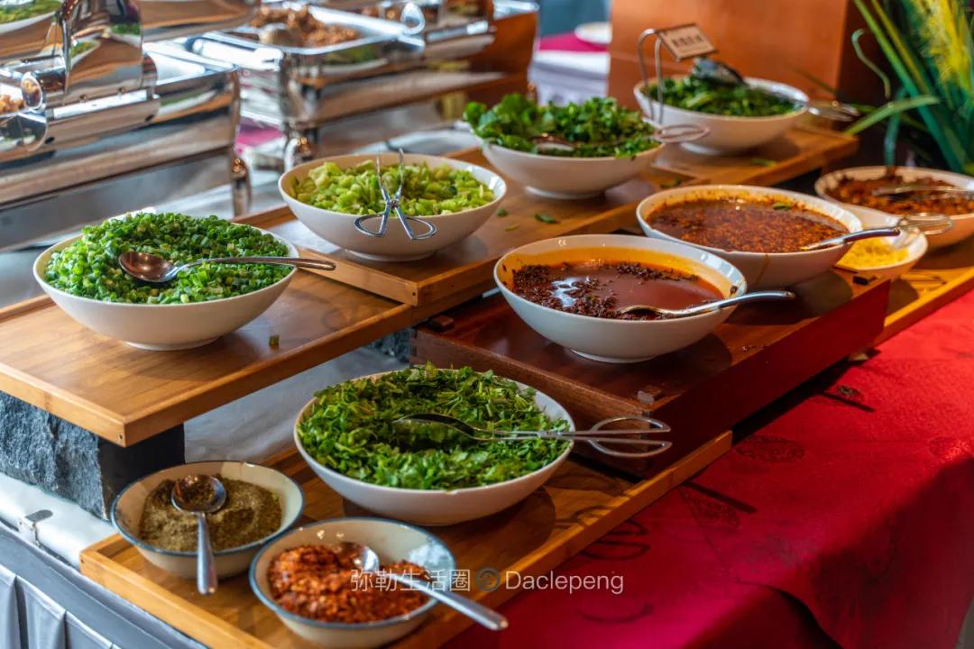 云南最美小镇图片,云南太平湖森林公园花海