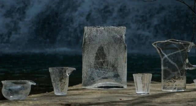 要想生活过得好必须喝点白开水,要想生活过得去每天总得受点气