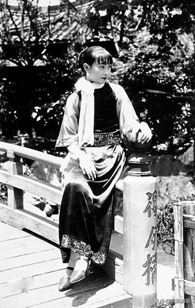 民国影星胡蝶的成熟和圆滑 (民国影星胡蝶真实老照片)