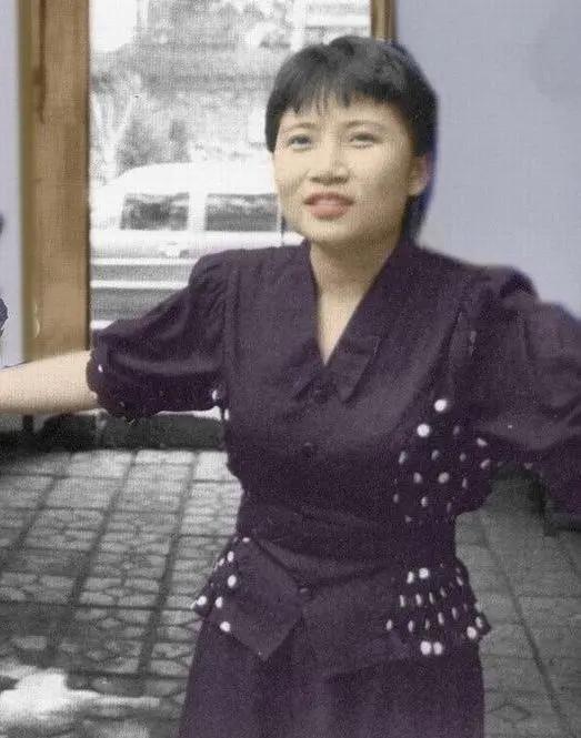 李娜从一代歌后去哪了,李娜看破红尘削发为尼