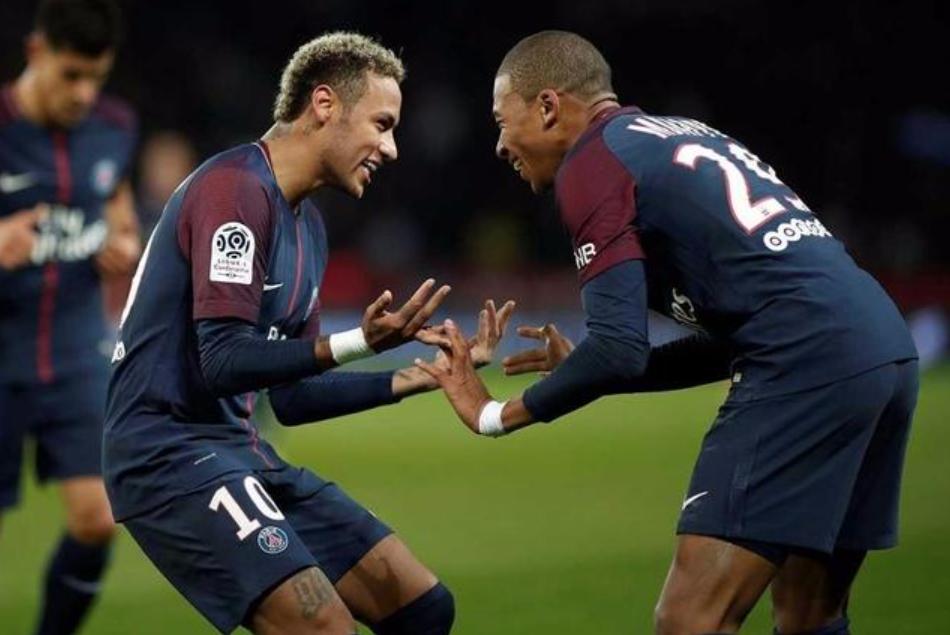 姆巴佩加盟皇马技术分析,法国球员抵达克莱枫丹