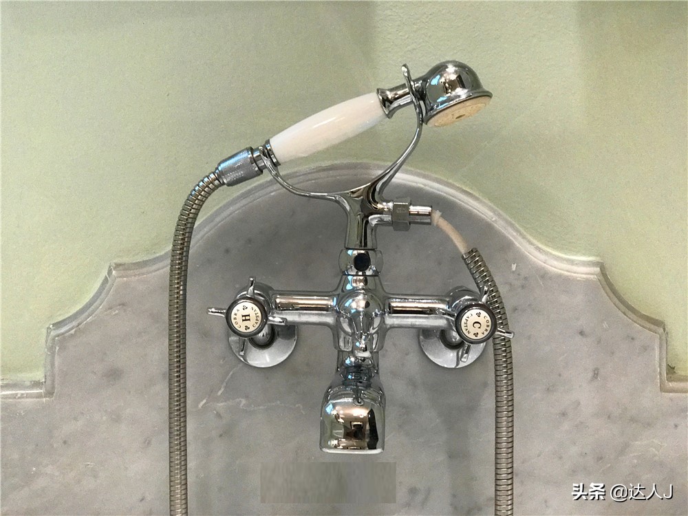 #全民热遗#小天独家，你敢不敢在这个瀑布上洗澡？