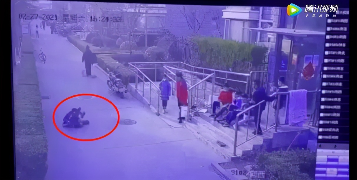 有视频!事发通州!孩子打架家长“插脚”?