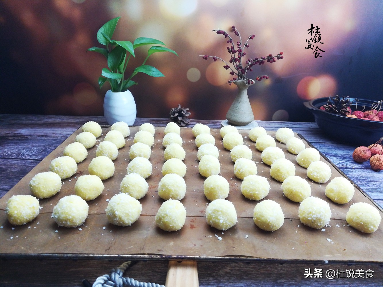 烤箱做酥软的椰丝球教程,椰丝球最正宗做法