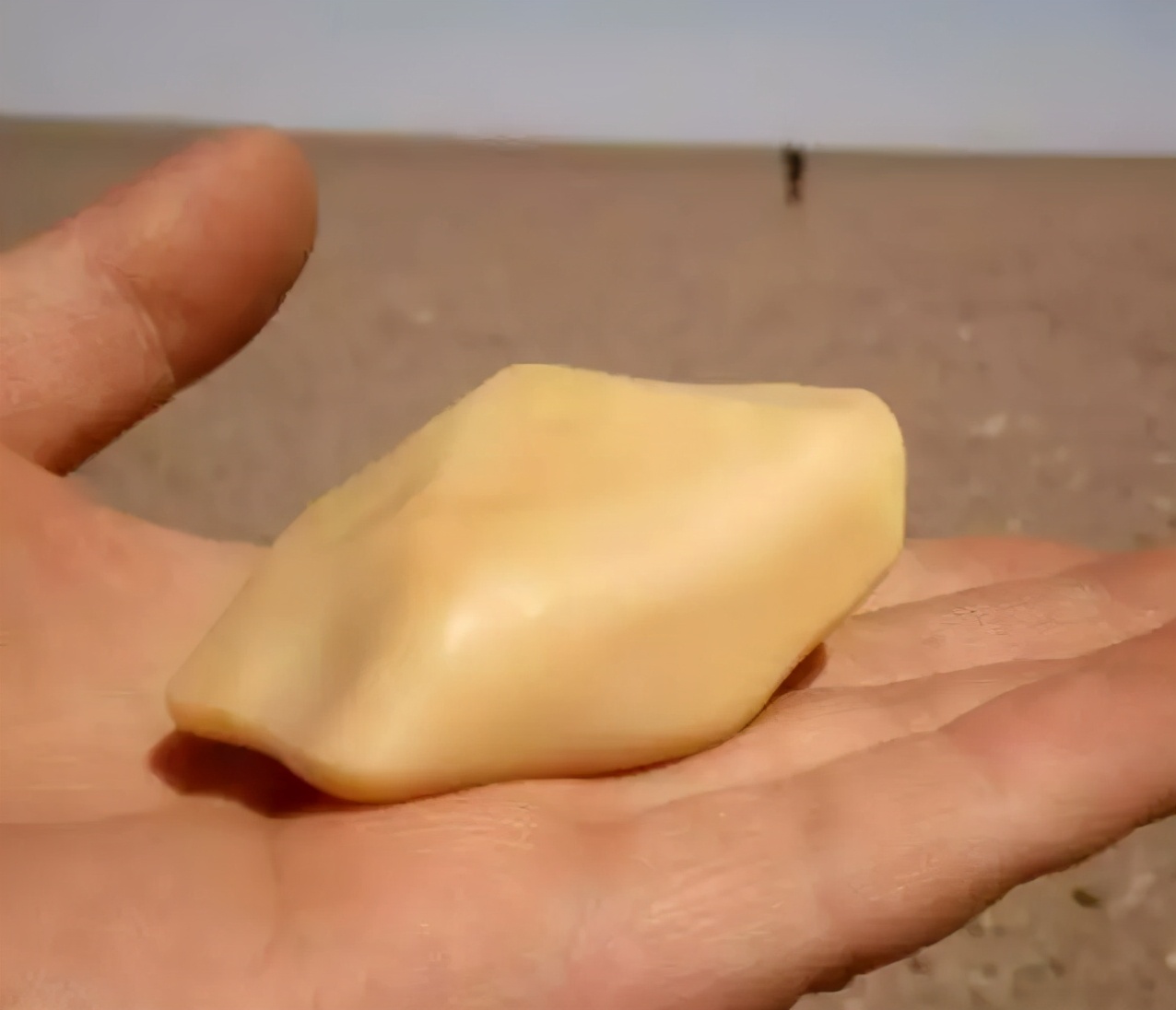 起步价5位数，究竟是什么样的石头，让那么多人冒死去捡