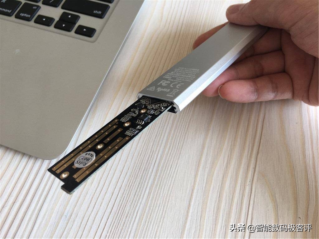 orico奥睿科m.2移动硬盘盒图赏,orico奥睿科pcie4.0硬盘盒m.2