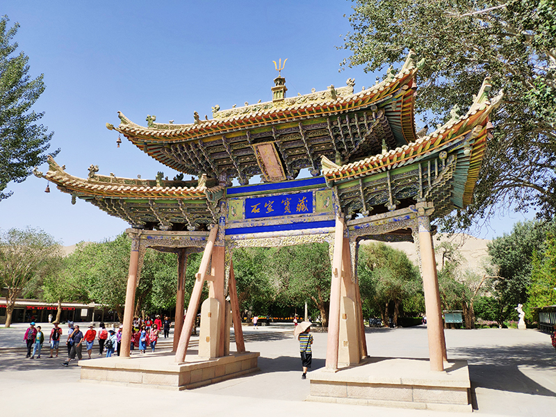 茶卡盐湖天空之镜离青海湖多远,大西北茶卡盐湖翡翠湖