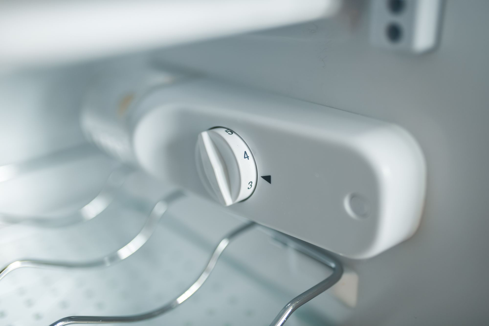 冰箱耗电吗一个月大概多少电费,家用冰箱1天耗电多少度