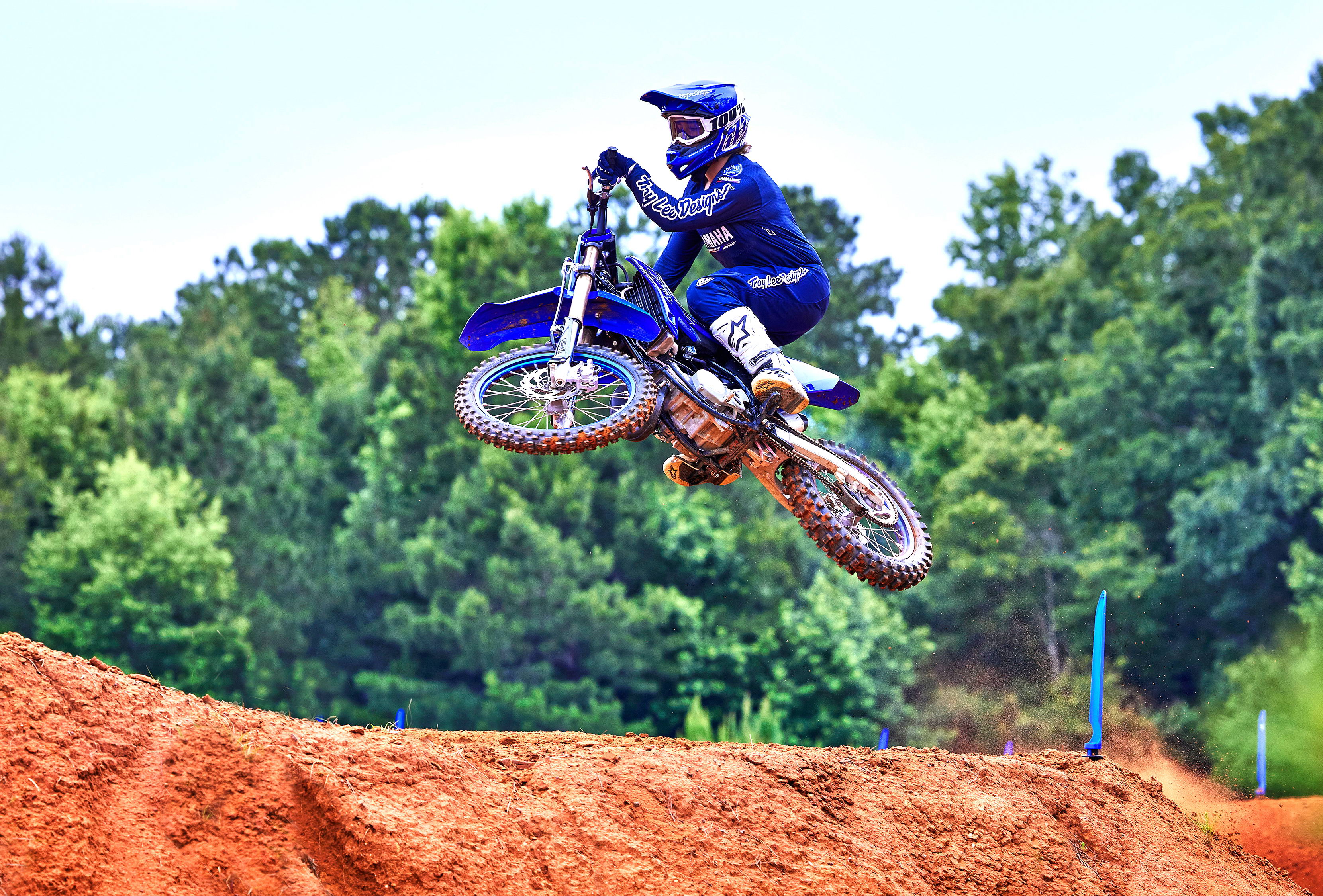 完全颠覆了我对漂移的认识,颠覆了我对比亚迪汽车的认知