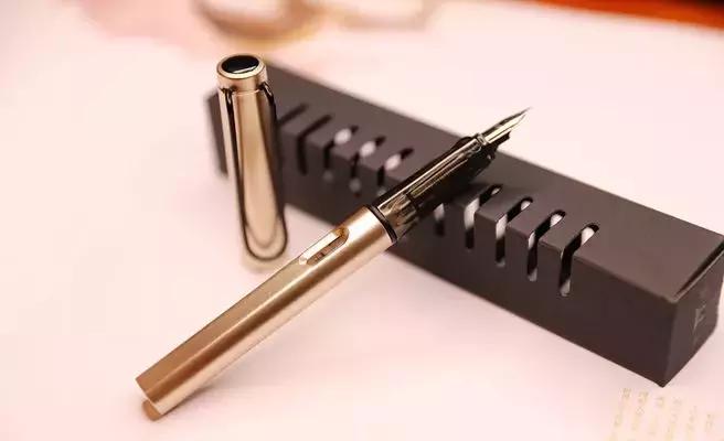 刘德华陈道明书法,刘德华井柏然领衔主演