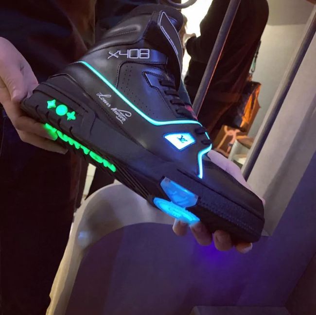 lv路易威登三针超火款手表,路易威登lv响尾蛇骷髅腕表