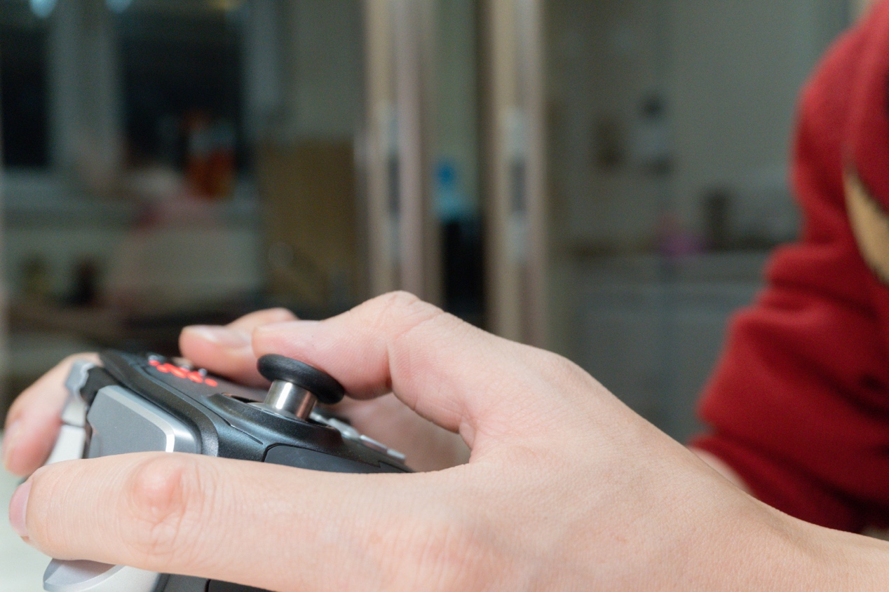 不负精英之名北通宙斯精英版手柄,北通宙斯精英手柄体感瞄准